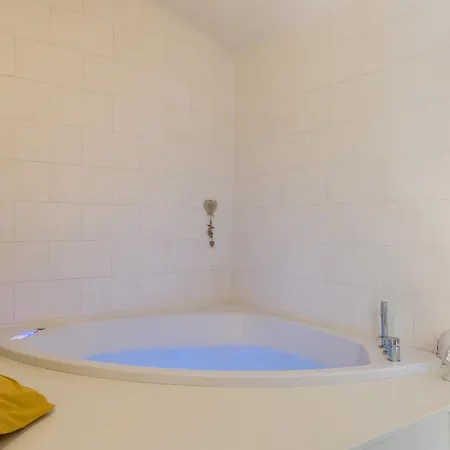 דירה Mandorlocarrubo's