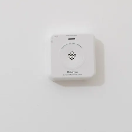 Mandorlocarrubo's דירה אוסטוני