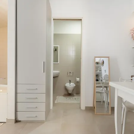 Mandorlocarrubo's شقة أوستوني